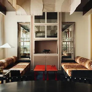 Apartment Pied A Terre Oberkampf, Paris